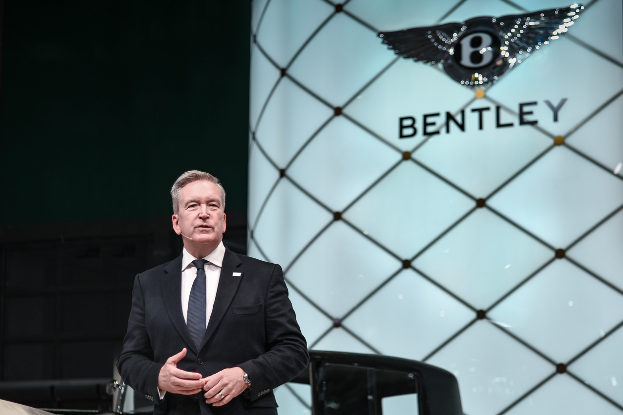 1. 宾利汽车主席兼首席执行官艾德恩·霍马克(Adrian Hallmark)先生.jpg