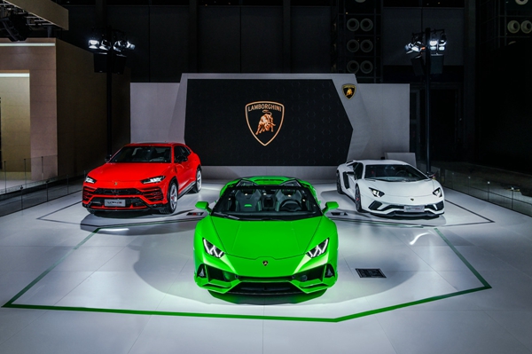 01 - 兰博基尼重磅亮相2019深港澳国际车展.jpg
