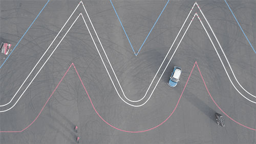 奕泽WOW赛道过弯动图1.gif