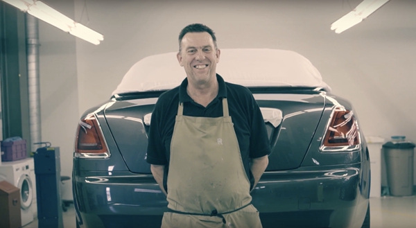 【新闻图片】劳斯莱斯汽车的腰线大师Mark Court.jpg