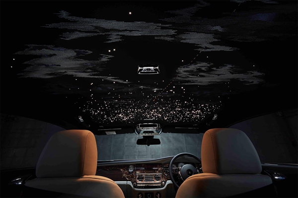 【新闻图片】劳斯莱斯魅影飞鹰八号典藏版星空顶.jpg