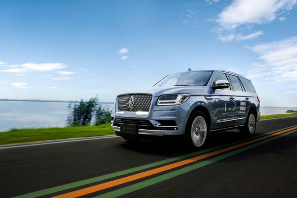 林肯领航员Navigator .jpg