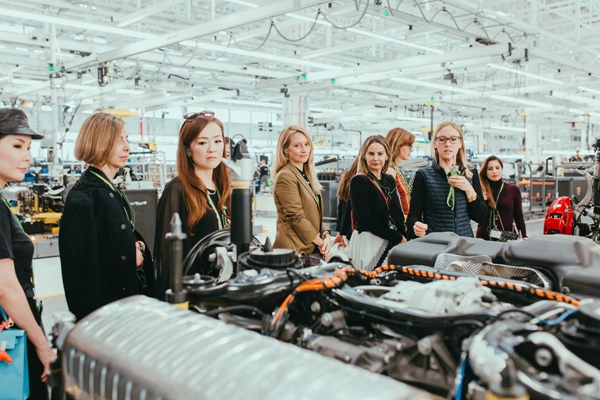 03 - 2019年5月在兰博基尼汽车总部举行的FAB女性顾问董事会会议.jpg