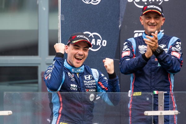 5.现代汽车i30 N TCR 荣获 2019 WTCR 中国站第二回合冠军.jpg