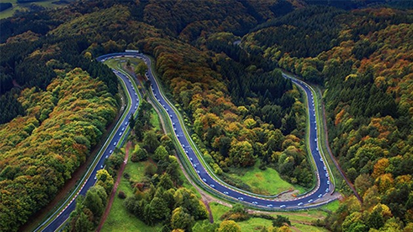 9.100位欧洲i30 N爱好者在德国纽博格林赛道进行集体驾驶.jpg