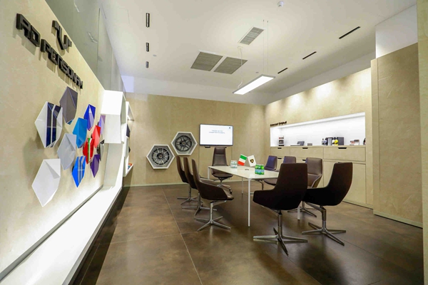 08- 兰博基尼Ad Personam高级个性化定制工作室.jpg