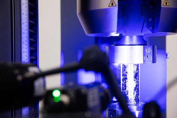 06 - ACLSD实验室中的张力压力测试器.jpg