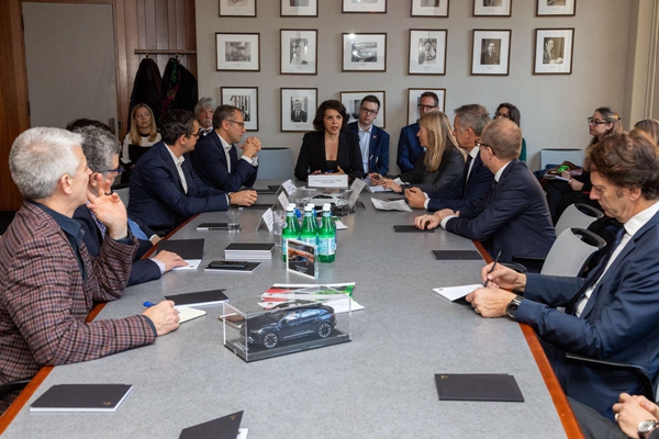 02 - 意大利驻波士顿总领事Federica Sreni女士(中).jpg