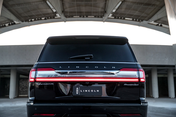 全新林肯领航员长轴版Navigator L-细节-4.jpg