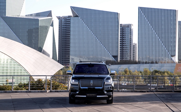 全新林肯领航员长轴版Navigator L-外观-5.jpg